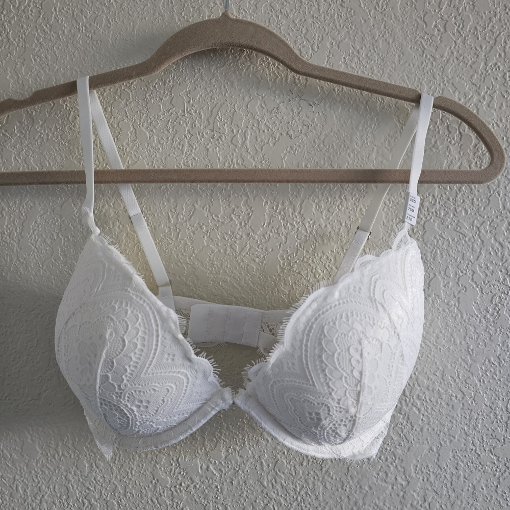NWT Gilly Hicks Lace Super Push Up Bra 32D